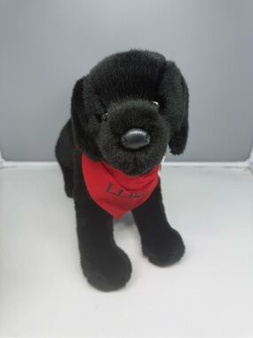 L. L. Bean Douglas Black Labrador Retriever plush red Bandana 2017 Like New RARE
